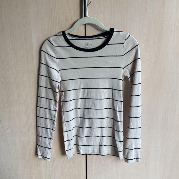 **SOLD** J. Crew — Slim Perfect Long Sleeve Tee in Dusty Ivory Black (S) - Picture 2 of 4